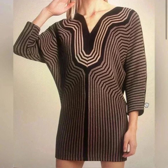 Trina Turk Gallivant Dress, Size XLarge - Picture 2 of 13